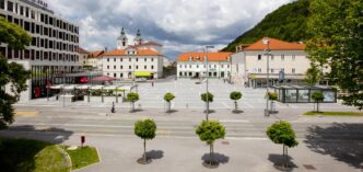 cropped postojna2814