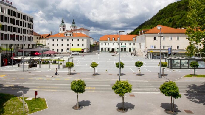 cropped postojna2814