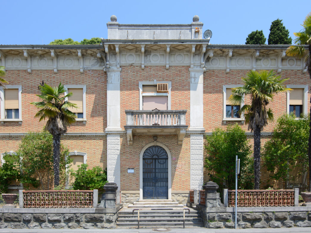 Piran office building Droga Portoroz 4504