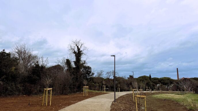 l 824030Prenovljeni odsek Parenzane v Izoli