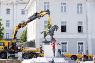 Spomenik generala Maistra vir GP KB gradbenistvo FB