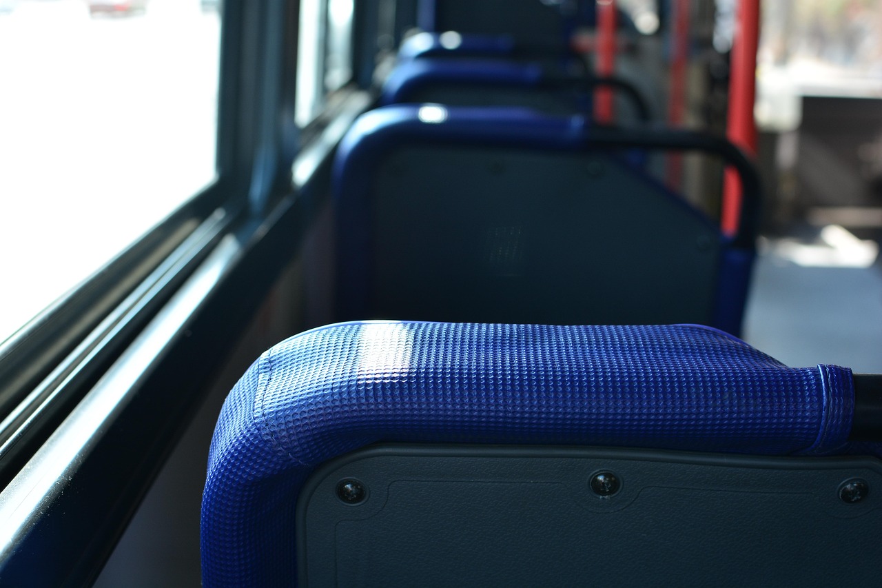 Opita ženska v Luciji povzročila zmedo na avtobusni postaji
