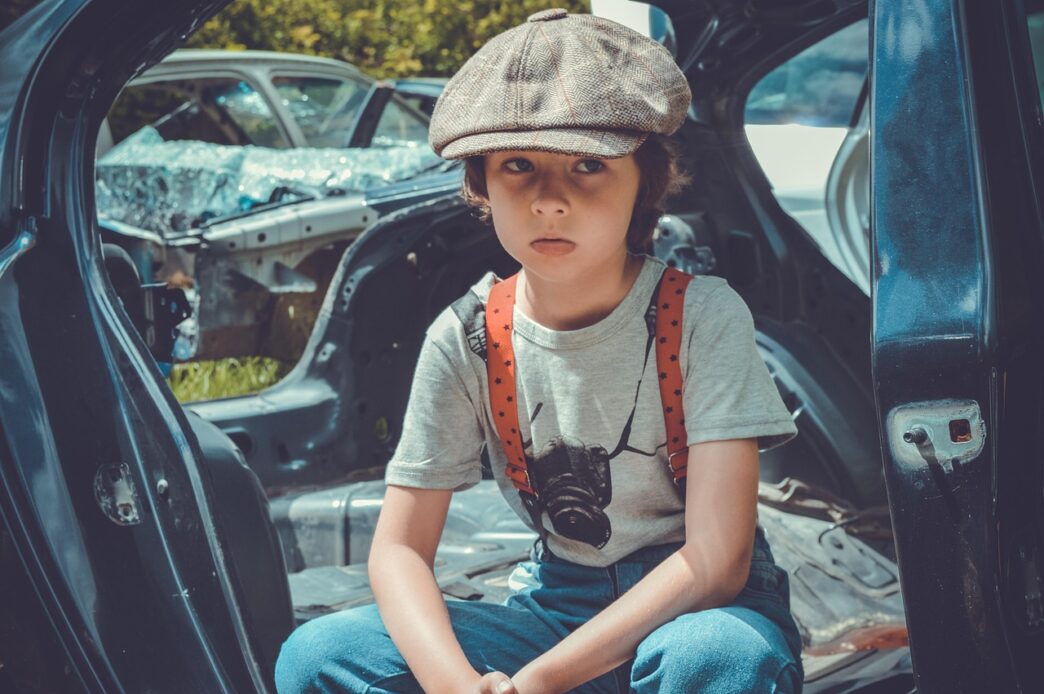 kid in car